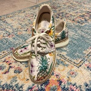 LIKE NEW Azura European Luxury sneakers espadrilles  eu 40, us 9​​